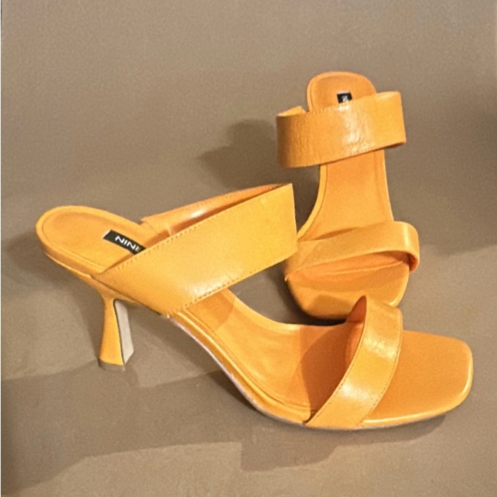 Nine West genuine leather sandals. New with box